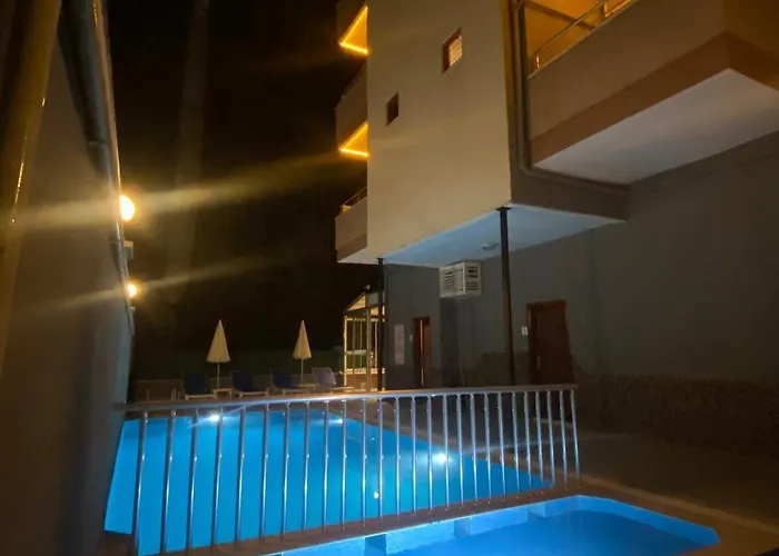 מלון Cleopatra Aqua אלאניה